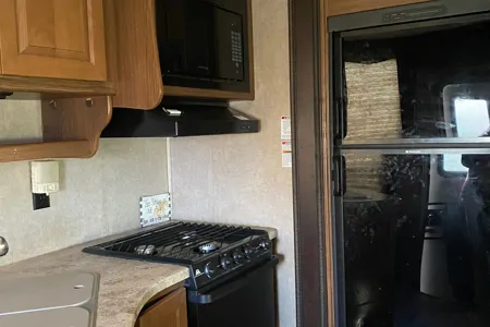 2017 Coachman Leprechaun Class C