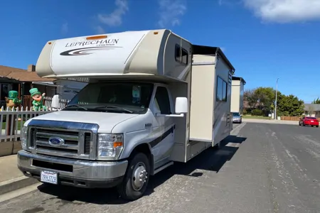 2017 Coachman Leprechaun Class C