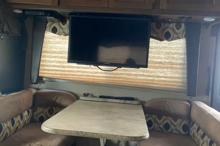 2017 Coachman Leprechaun Class C