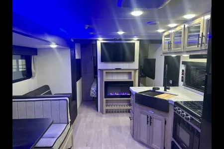 Spacious Bunkhouse - Sleeps 9 -Grey Wolf 26DBH Travel Trailer