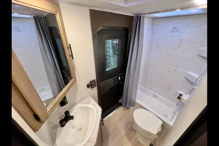 Spacious Bunkhouse - Sleeps 9 -Grey Wolf 26DBH Travel Trailer