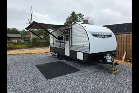 Meet Breezy- Our 18ft Camper