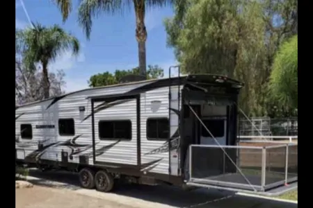 Desert & Dunes Forest River Forest River Sandstorm M-272SLC Toy Haul