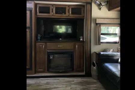 Glamping Grand Design Reflection Travel Trailer