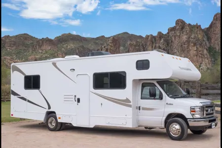 Lidiya's Winnebago Minnie Winnie Class C