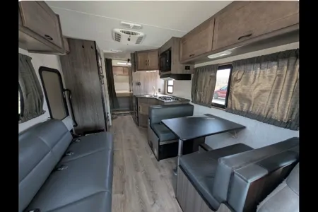 Lidiya's Winnebago Minnie Winnie Class C