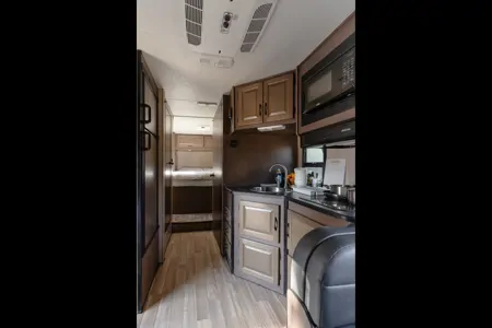 Lidiya's Winnebago Minnie Winnie Class C