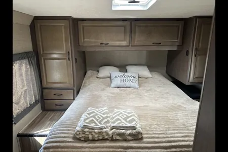 Lidiya's Winnebago Minnie Winnie Class C