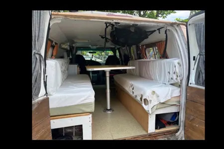 Yaomé Ford Econoline Classe B