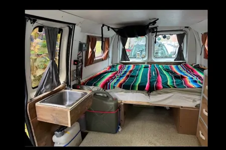 Yaomé Ford Econoline Classe B