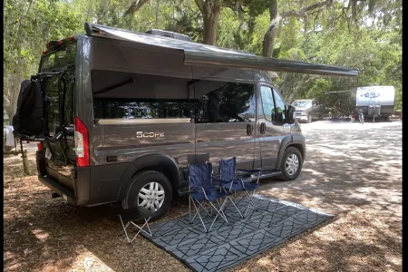 Easy to Drive Thor Motor Coach Scope 18m Class B