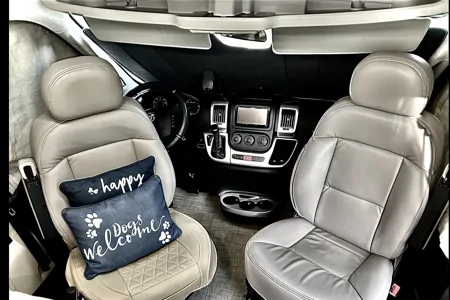 Easy to Drive Thor Motor Coach Scope 18m Class B