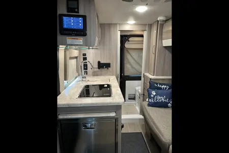 Easy to Drive Thor Motor Coach Scope 18m Class B