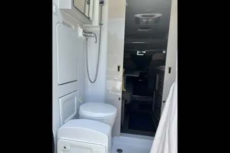 Easy to Drive Thor Motor Coach Scope 18m Class B