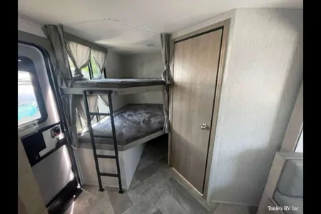 Palomino Solaire Travel Trailer