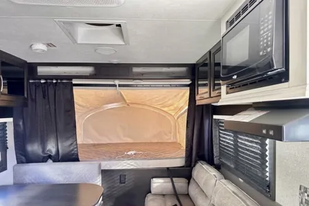 Carleigh's Jayco Jay Feather Hybrid