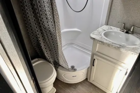 Carleigh's Jayco Jay Feather Hybrid