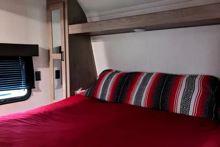 Jenny's Hideout RV Cottage 