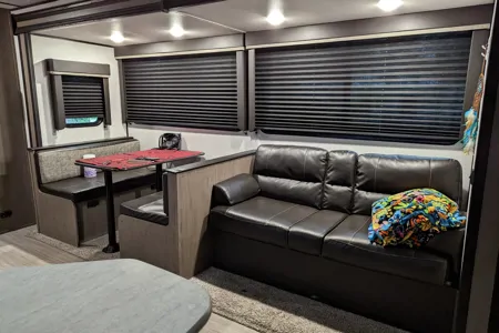 Jenny's Hideout RV Cottage 