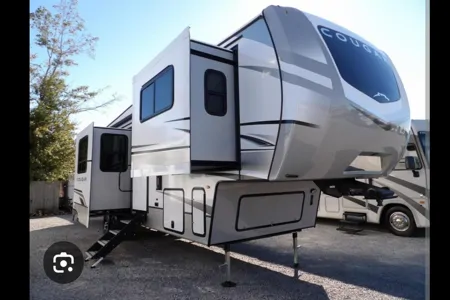 Billy Jack's Keystone Cougar 354FLS Fifth Wheel