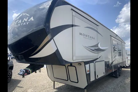 Montana 358BH Fifth Wheel