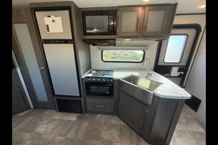 32’ LONDON BRIDGE BUNKWAGON