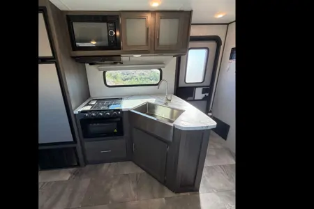 32’ LONDON BRIDGE BUNKWAGON