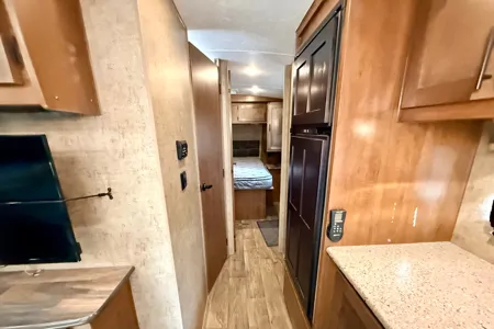 Outdoors RV Mountain 25RDS Travel Trailer