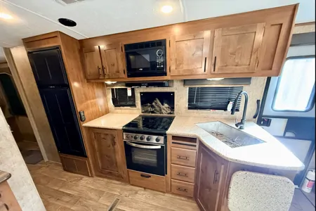 Outdoors RV Mountain 25RDS Travel Trailer