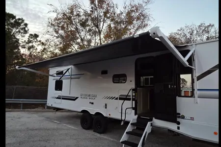 Forest River Alpha Wolf 280QBS-L Travel Trailer SHS01