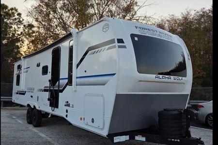 Forest River Alpha Wolf 280QBS-L Travel Trailer SHS01