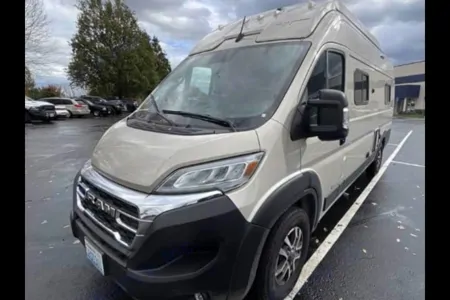 Goldie - New 2025 Winnebago Solis 59PX