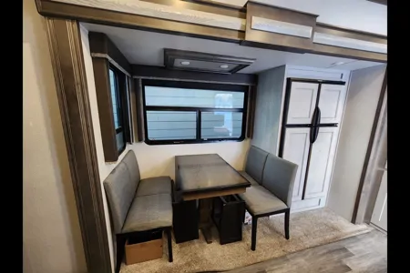  Keystone 376fl Montana high country  Fifth Wheel