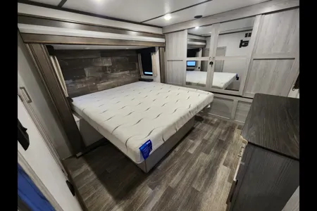  Keystone 376fl Montana high country  Fifth Wheel