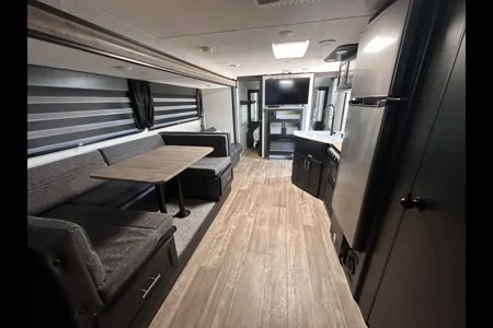 2022 32ft Cherokee Grey Wolf