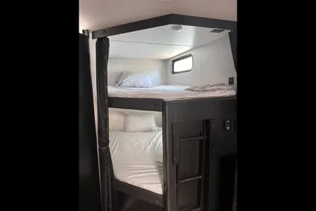 2022 32ft Cherokee Grey Wolf