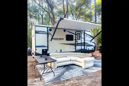 Taylor's Keystone Premier 19FBPR Travel Trailer