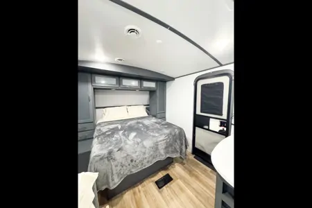 Taylor's Keystone Premier 19FBPR Travel Trailer