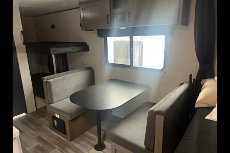 MAK RV Rentals Jayco Jay Flight six 175 bhw Baja edition Travel Trailer