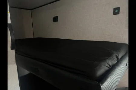 MAK RV Rentals Jayco Jay Flight six 175 bhw Baja edition Travel Trailer