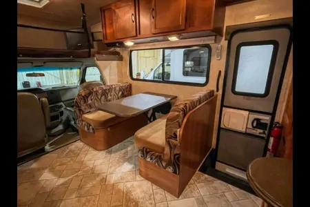 Family Bunkhouse RV – Sleeps 10, Fully Stocked!