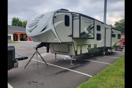 WHY CAMP, WHEN YOU CAN GLAMP?!