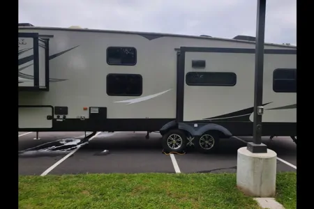 WHY CAMP, WHEN YOU CAN GLAMP?!