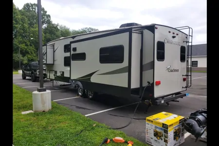 WHY CAMP, WHEN YOU CAN GLAMP?!