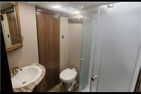 WHY CAMP, WHEN YOU CAN GLAMP?!