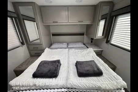 Brand New 2025 Gulf Stream 30ft. with free private shuttle - Belinda