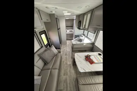 Brand New 2025 Gulf Stream 30ft. with free private shuttle - Belinda