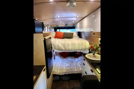 Inspira Van (Ford Transit 250, 4x4, 4 saisons)