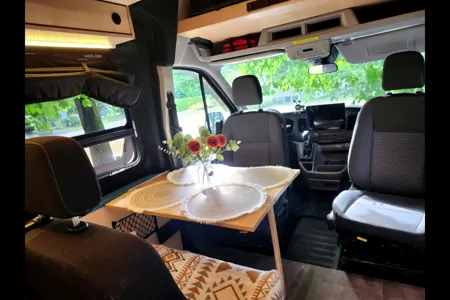 Inspira Van (Ford Transit 250, 4x4, 4 saisons)