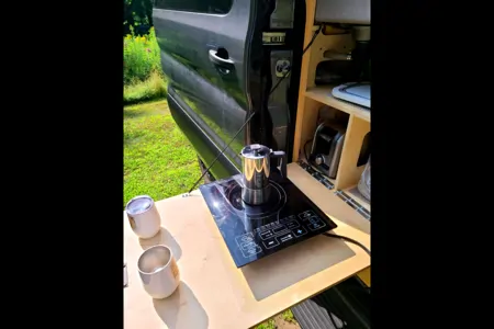 Inspira Van (Ford Transit 250, 4x4, 4 saisons)